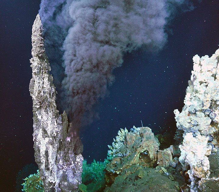 Underwater Fire – Exploring Submarine Volcanoes – SEVENSEAS Media