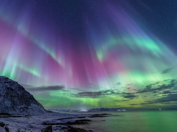 Northern lights ノーザンライツ　「水」冬バージョン Norway's Polar Night Double Light Show — SEVENSEAS Media